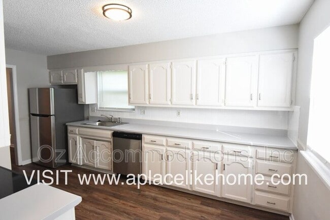 Foto del edificio - 7800 Grandview Ln