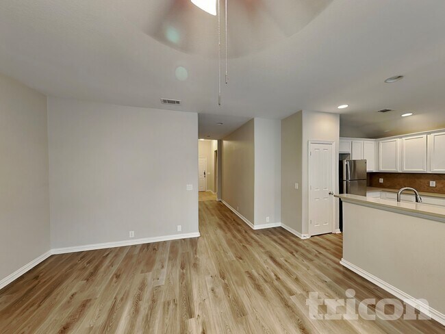 Foto del edificio - 225 Bison Meadow Dr