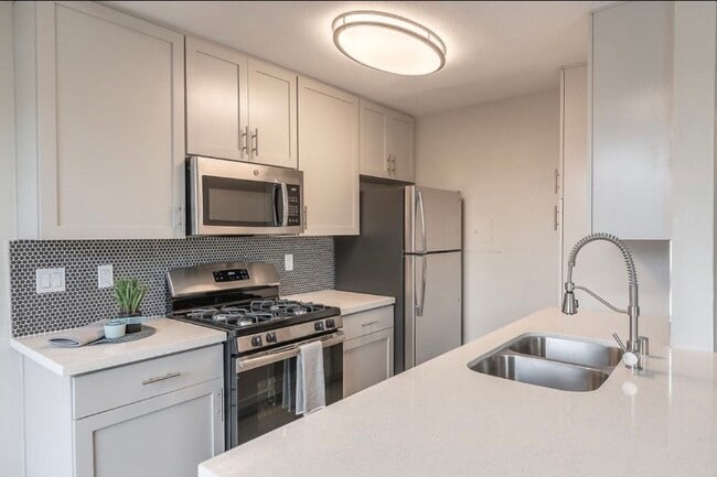 Building Photo - 12005 Albers St