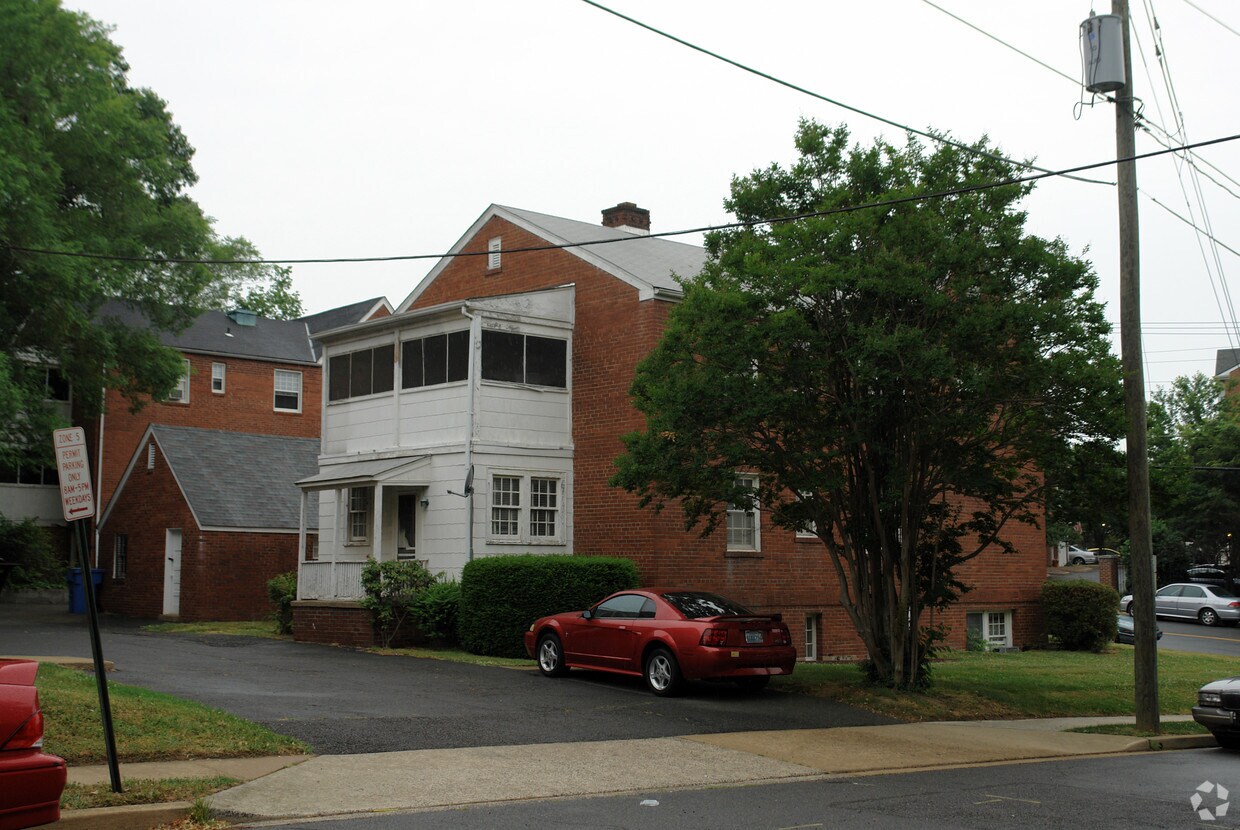 Foto del edificio - Woodland Apartments
