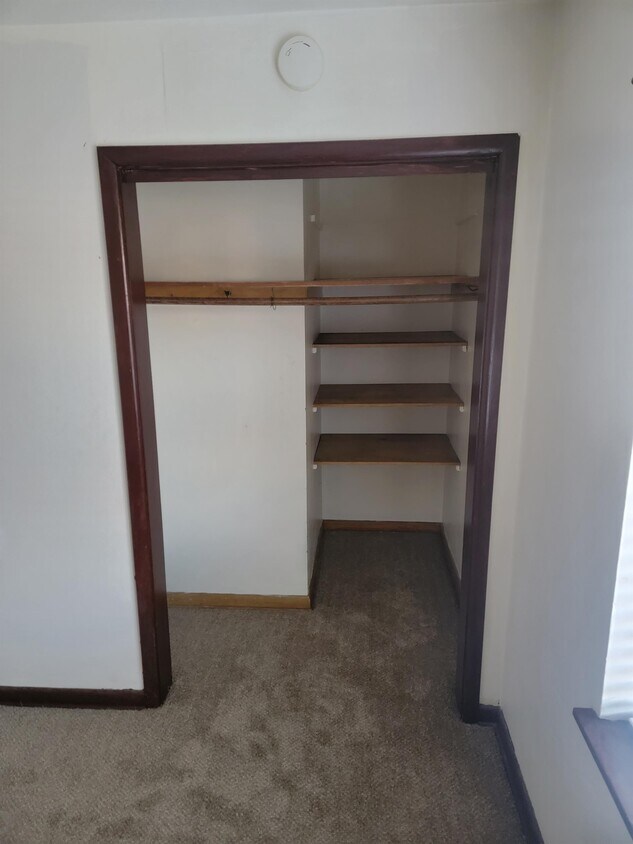 1135 W Atkinson Ave Unit 8, Milwaukee, WI 53206 Room for Rent in