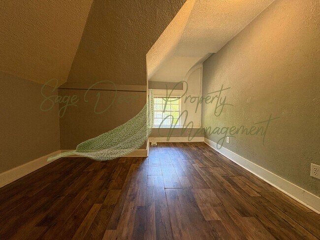 Foto del edificio - 2639 E 29th St