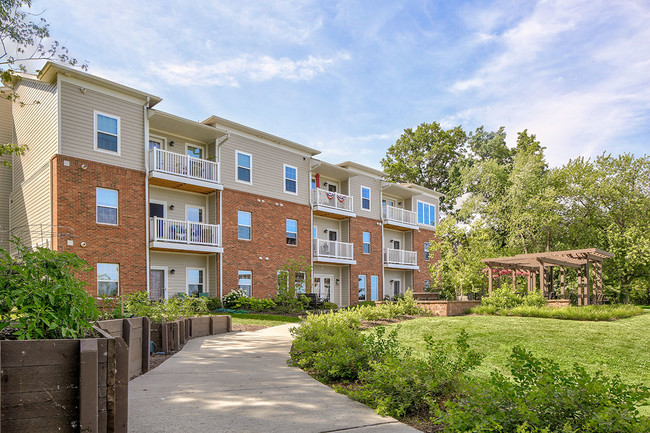 Building Photo - Willoughbeach Terrace