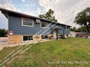 Building Photo - 1205 S Cleveland Ave
