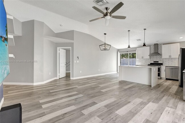 Building Photo - 13428 NW 5th Ct