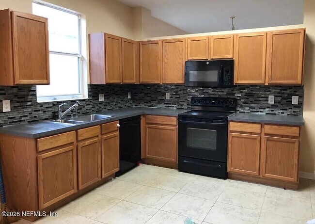 Foto del edificio - 1109 Cathcart Cir