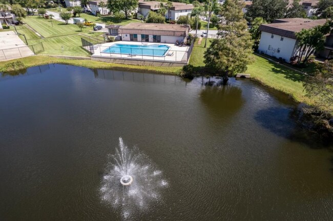 Foto del edificio - 8 Windtree Ln