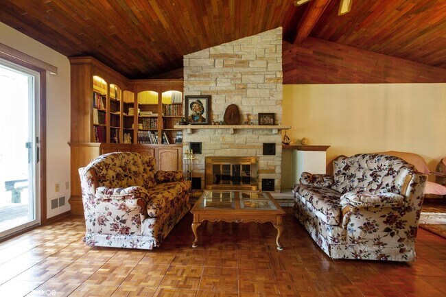 Foto del edificio - 2817 Walden Ln
