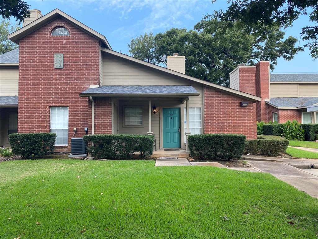 Primary Photo - 1442 Meadowood Village Dr