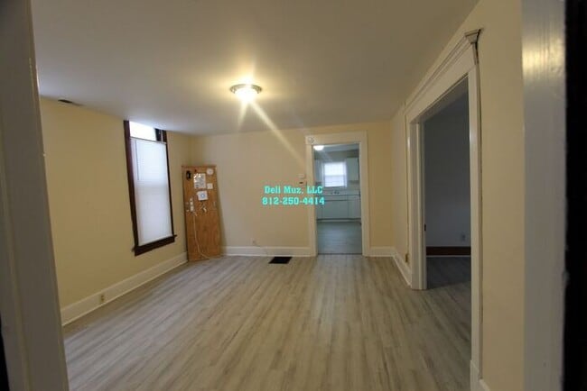 Building Photo - Great Westside 4 Bed, 1 Bath House with W/...