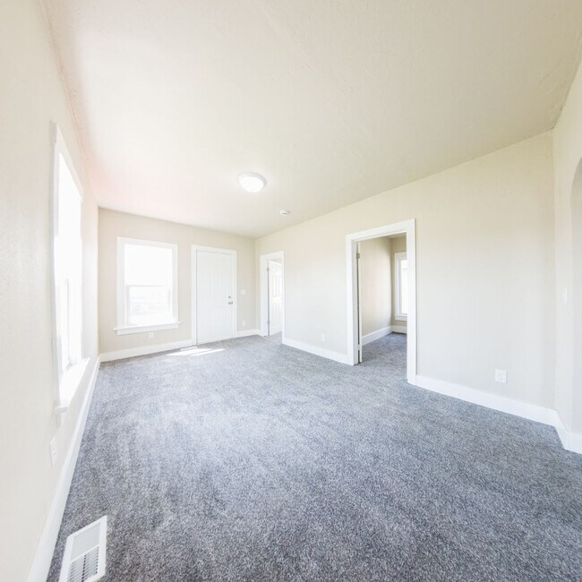 Foto del edificio - 2 Bedroom 1 Bathroom House