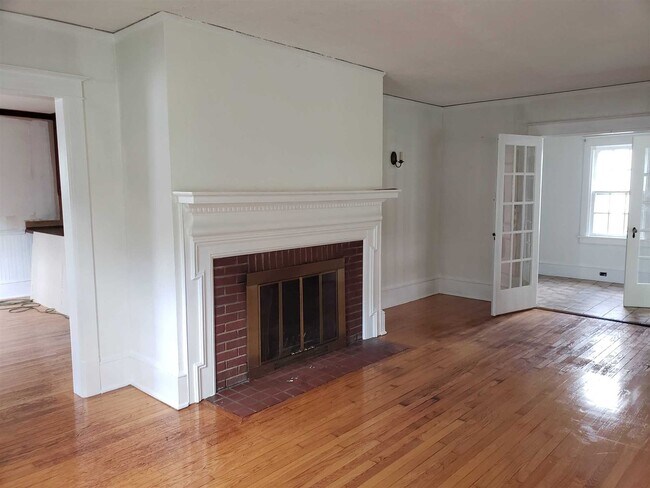 Building Photo - 146 Hooker Ave