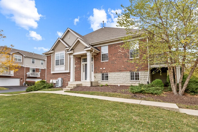 Building Photo - 2528 Dunraven Ave