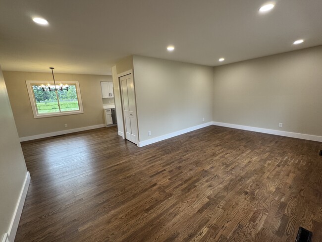 Building Photo - 10030 Shadybrook Ln