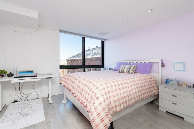 Foto del edificio - 48 8th St