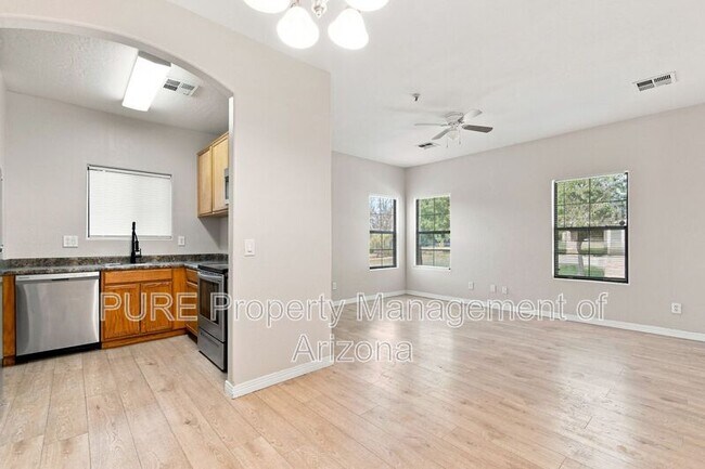 Foto del edificio - 4423 E McLellan Rd