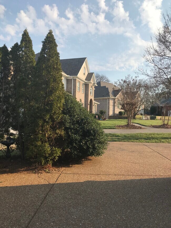 Building Photo - 111 Galway Lake S