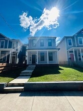 Building Photo - 1101 Oakwood Ave