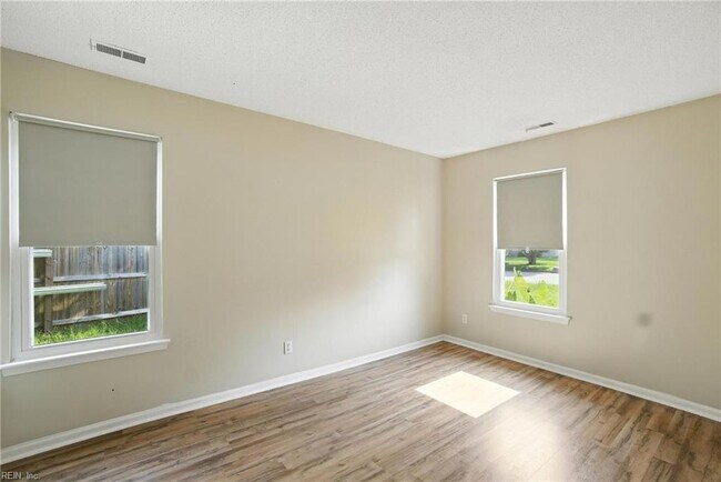 Foto del edificio - 1005 Scarlet Oak Ct S