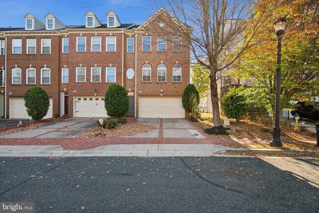 Foto del edificio - 14709 Argos Pl