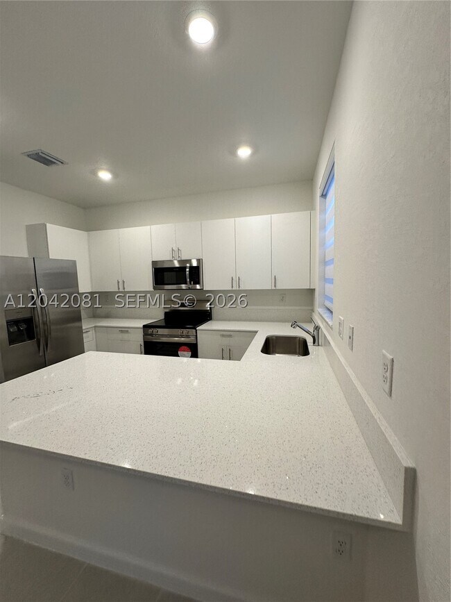 Building Photo - 2889 25rd 2889