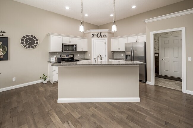Building Photo - 4398 Happiness Ln
