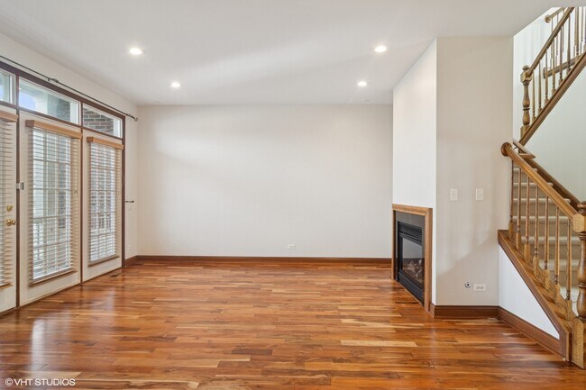 Foto del edificio - 2211 Patriot Blvd