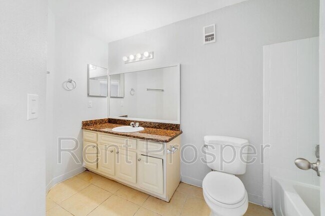 Building Photo - 4732 Walden Cir