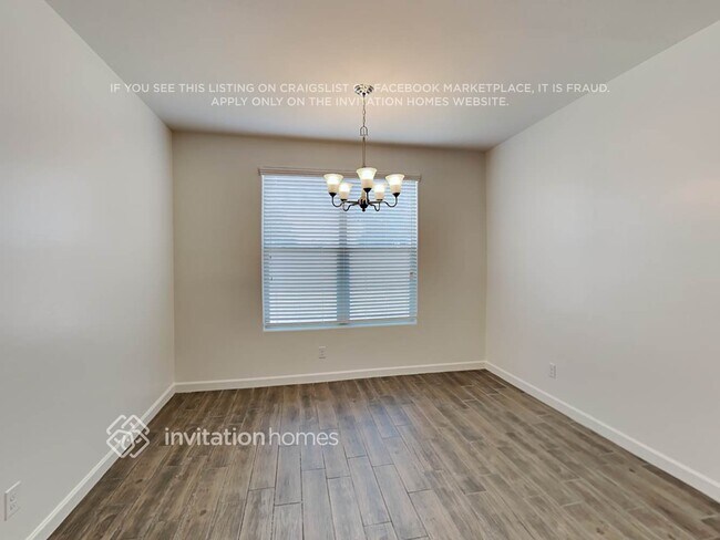 Foto del edificio - 682 W Belmont Red Trail