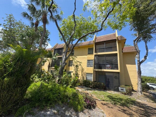 Foto del edificio - 450 NW 20th St