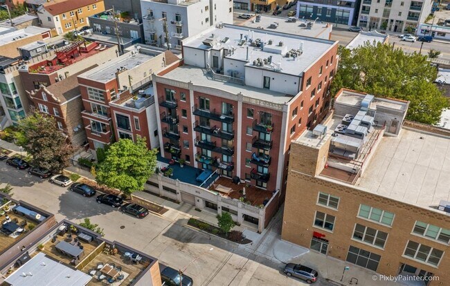 Foto del edificio - 815 N Marshfield Ave