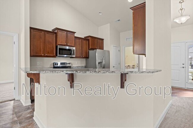 Building Photo - 178 Woodwater Cir