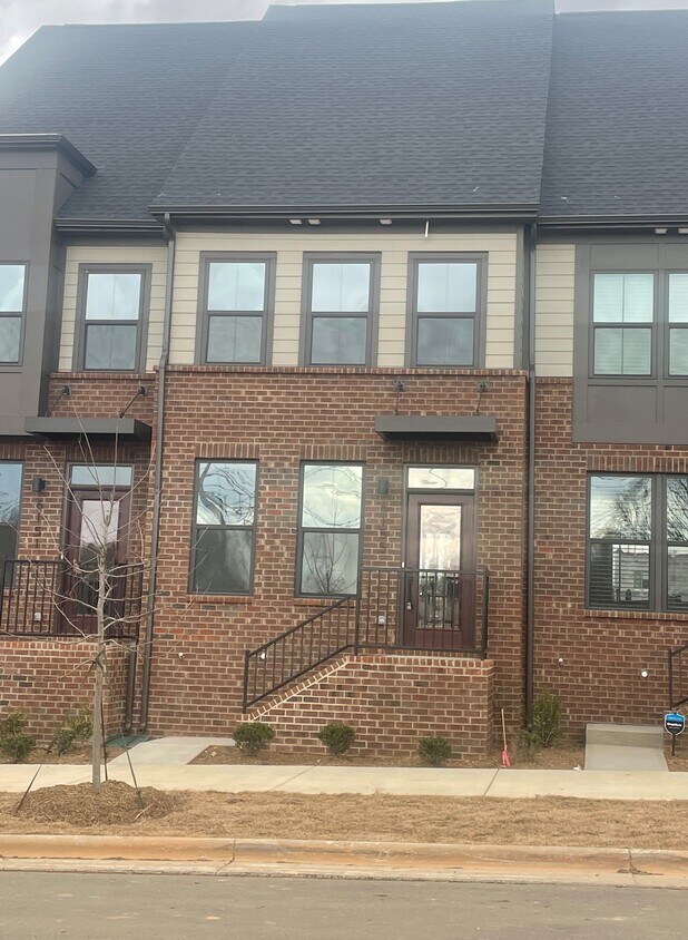 Building Photo - 6155 Station Crossing Ave