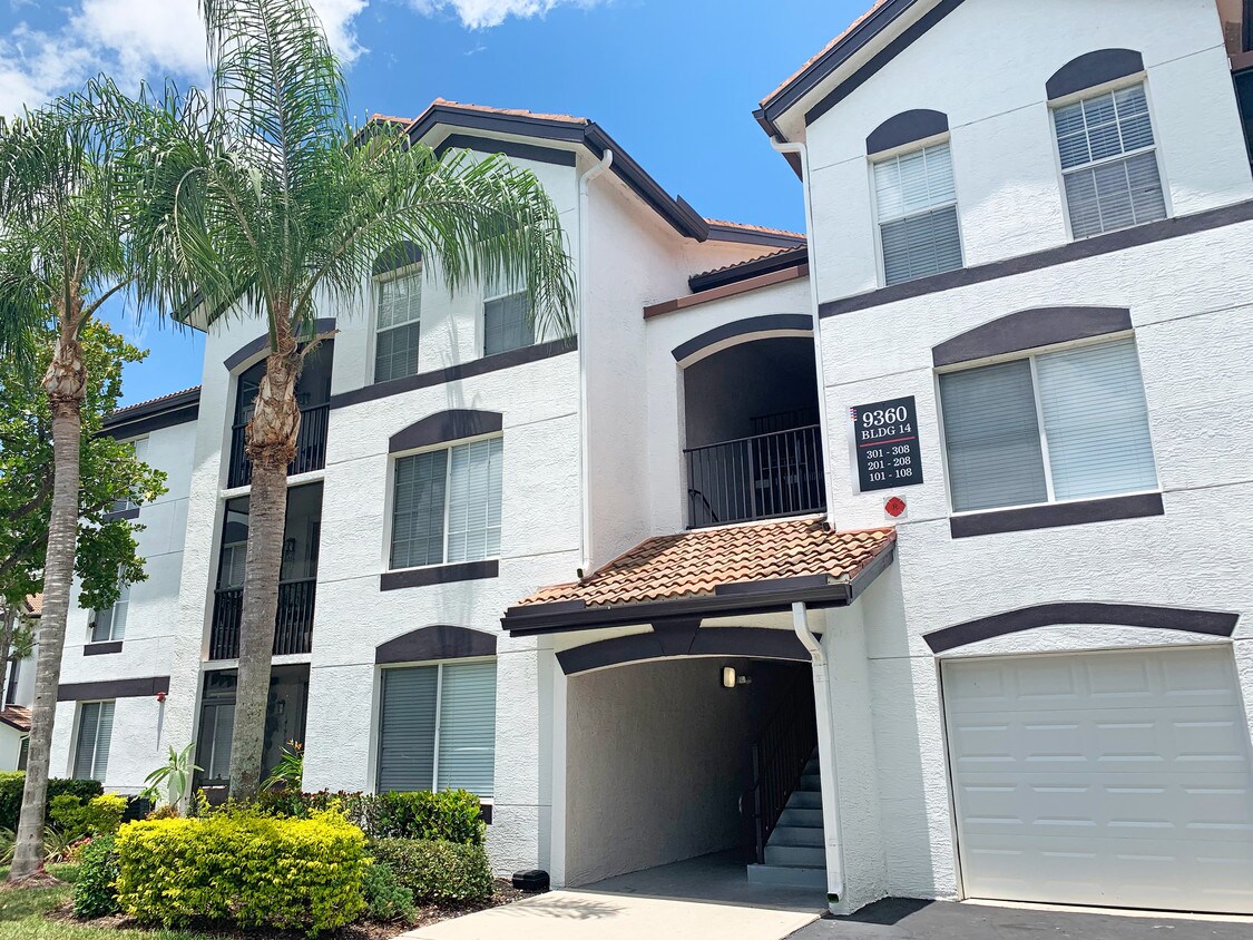 Advenir at Aventine Apartments 9300 Marino Cir Naples, FL