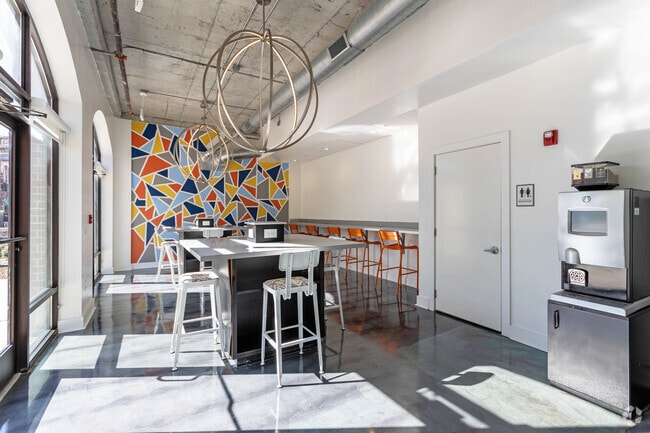 Art Studio and Coffee Bar - The Haven at Sav