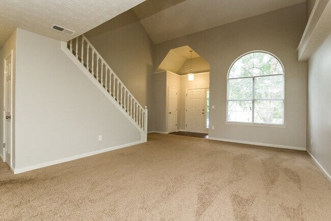 Foto del edificio - 650 Compton Ln