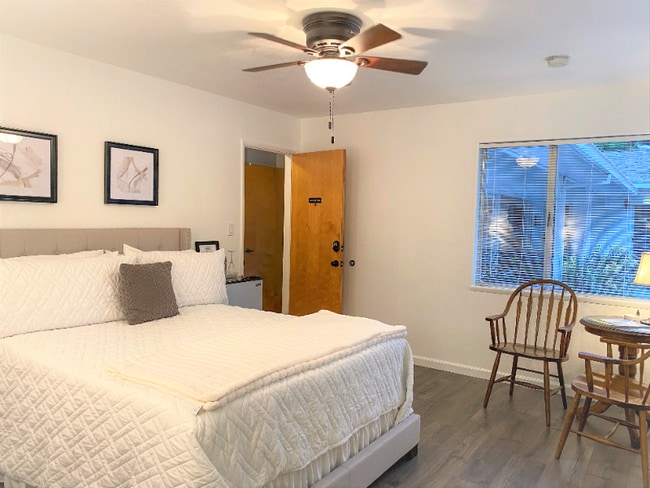 Building Photo - 1042 Easum Dr