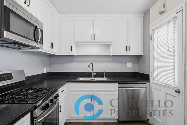 Building Photo - 4330 Cleveland Ave