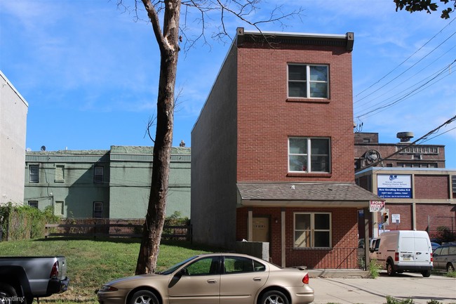 Building Photo - 1901 W Erie Ave