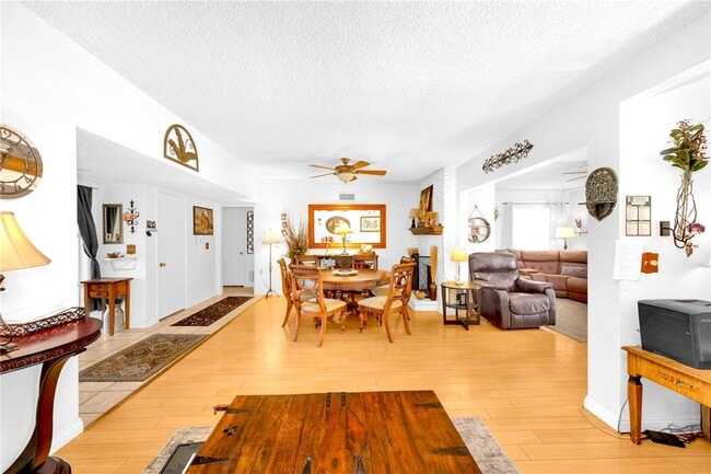 Building Photo - 310 S Beachy Pl