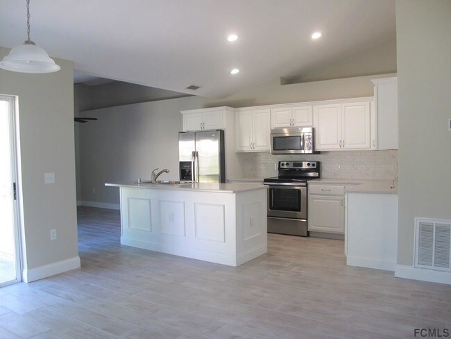 Foto del edificio - 29 Raintree Pl