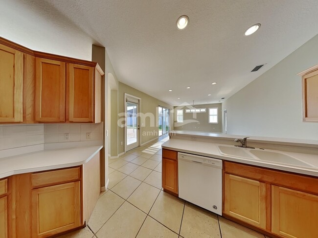 Building Photo - 767 Planters Manor Way