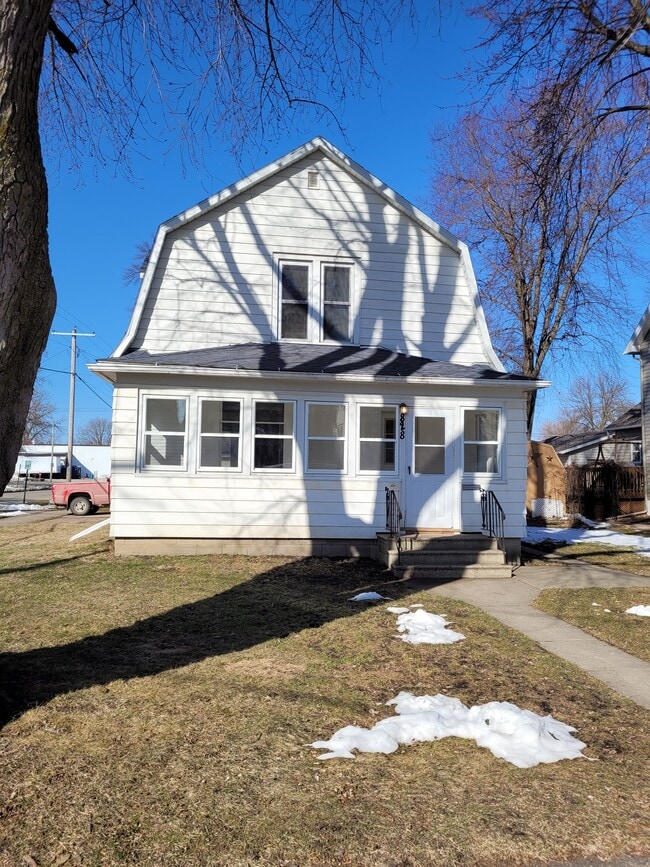 Building Photo - 828 Jefferson Ave