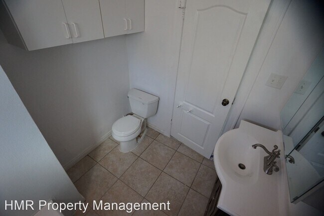 Building Photo - 3 br, 1 bath House - 115 W. Whitcomb Ave