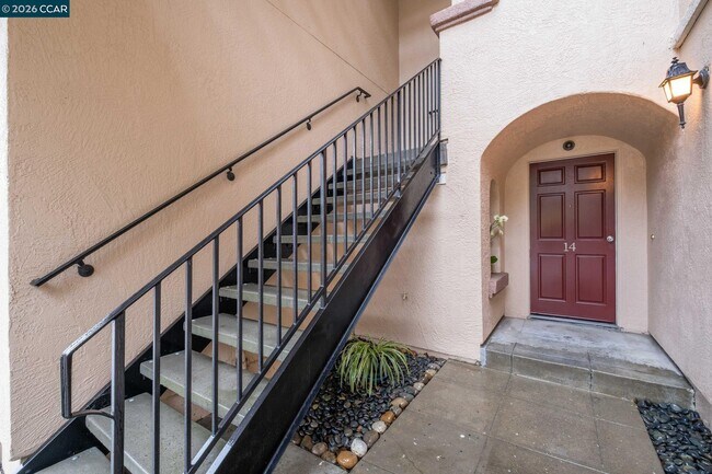 Foto del edificio - 30 Eagle Lake Pl