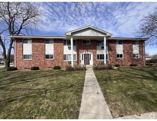 Building Photo - Cedar Plaza Apartments