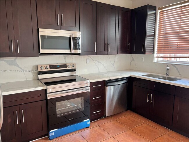 Foto del edificio - 5400 NW 107th Ave  410 Doral Fl 33178