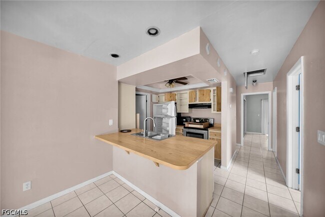 Foto del edificio - 517 SE 23rd Pl