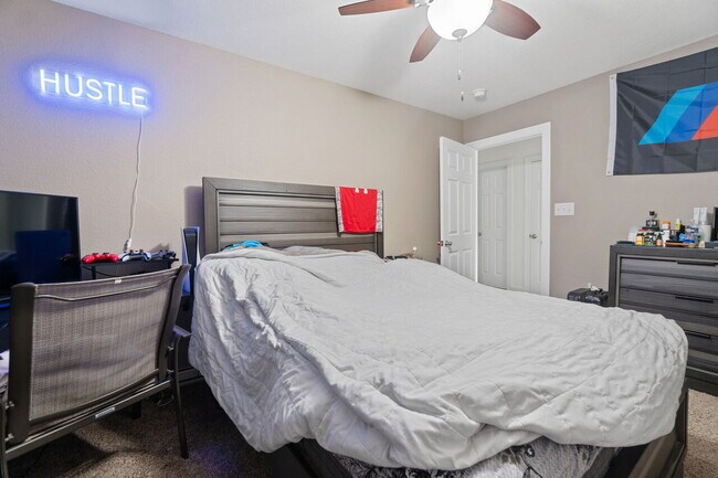 Building Photo - 605 Crossland Drive