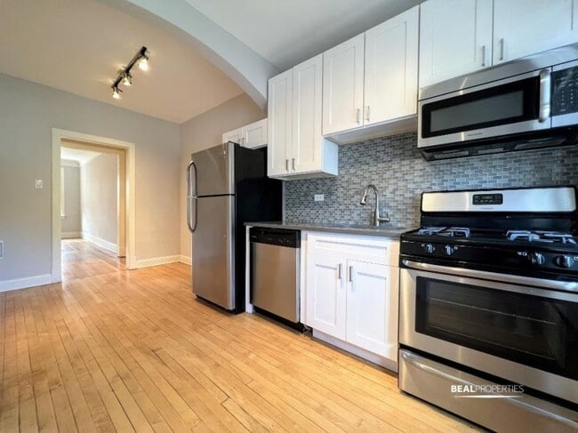 Building Photo - 0 bedroom in CHICAGO IL 60647